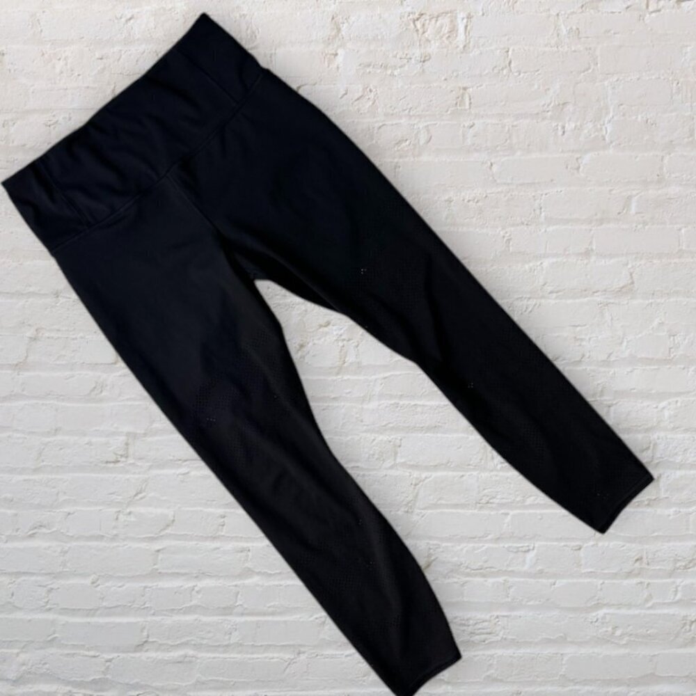 ATHLETA Persistence Laser Cut 7/8 Black Leggings S/487669 Fitness Yoga M